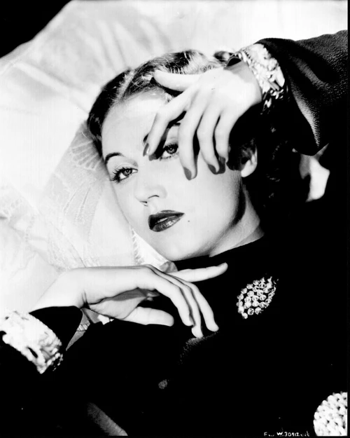 Fay Wray Laying With Hand On Face Black And White Photo Print