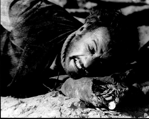 Eli Wallach On Bag Of Coins In The Good, The Bad And The Ugly Black And White Photo Print (8 x 10)