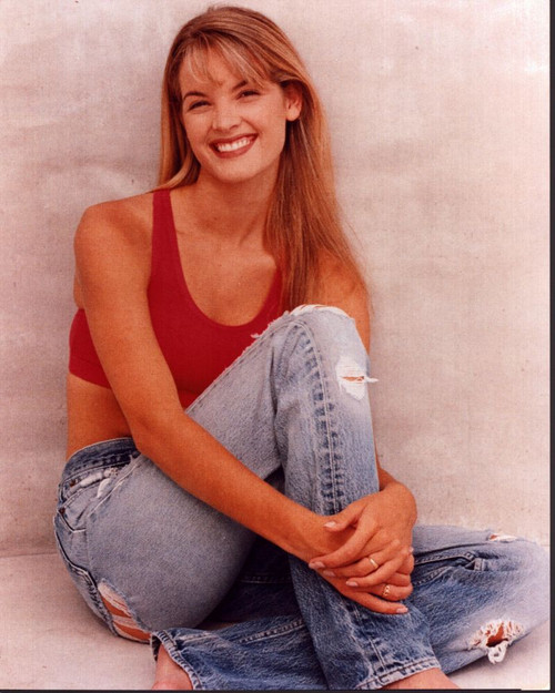 Bridgette Wilson In Sports Bra And Jeans Photo Print (8 x 10)