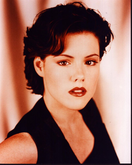 Kathleen Robertson Headshot In Black Sleeveless Top Photo Print (8 x 10)
