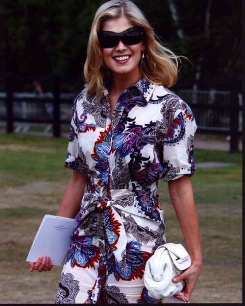 Rosamund Pike In Paisley Dress And Sunglasses Photo Print (8 x 10)