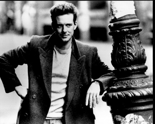 Mickey Rourke Leaning On A Lamp Post Black And White Photo Print (8 x 10)