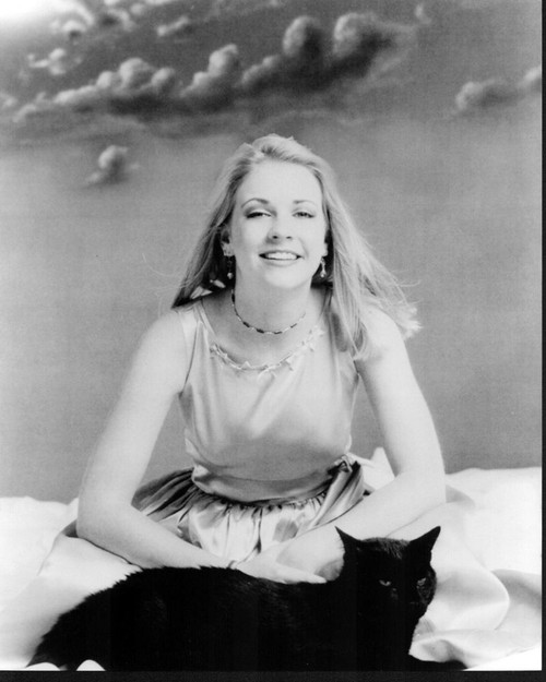 Melissa Joan Hart With Salem The Cat For Sabrina The Teenage Witch Black And White Photo Print (8 x 10)