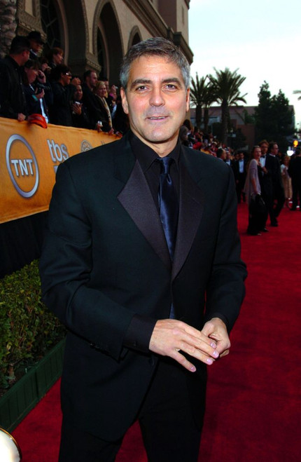 George Clooney arriving at the 12th Annual SAG Awards, Shrine Auditorium, Los Angeles, CA Jan 29, 2006. ph: Ron Wolfson / (George Clooney273) Poster