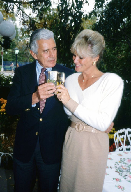 Linda Evans with John Forsythe, circa 1980s. Photo: Oscar Abolafia (LINDAEVANS10) Poster