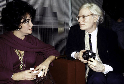 Andy Warhol, Liz Taylor, 1978, Photo by Adam Scull (Andy Warhol Liz Taylor04004) Poster