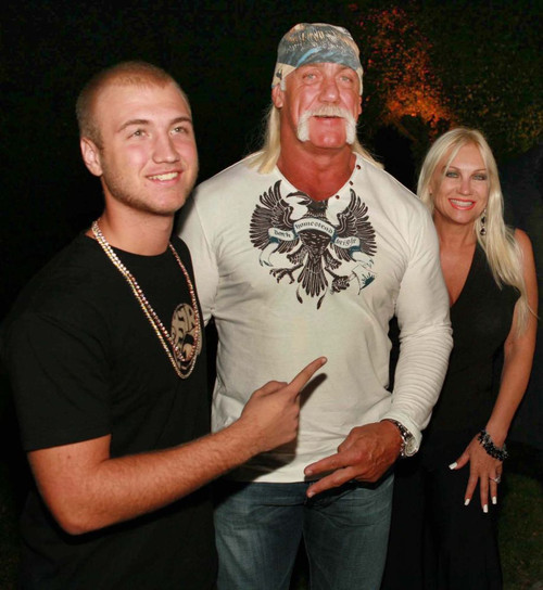 Nick, Linda and Hulk Hogan 2007Photo by Brett Hufziger (Nick Linda Hulk Hogan3200) Poster