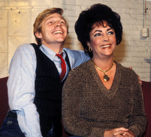 Michael York, Elizabeth Taylor 1981. Photo By Adam Scull (Elizabeth Taylor03943) Poster