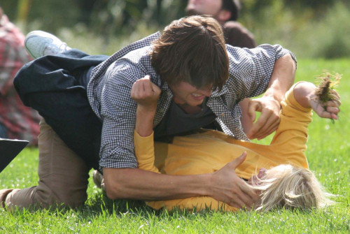 New York 10-02-07. Ashton Kutcher & Cameron Diaz on location for WHAT HAPPENS IN VEGAS, in Central Park. Photo By John Barrett (Kutcher Diaz5738) Poster