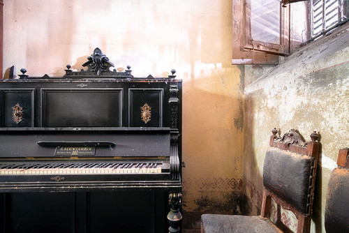 Piano Close-Up Poster Print - Roman Robroek