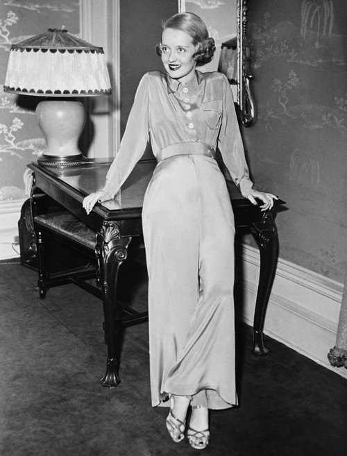 Bette Davis At Home, 1933 Poster Print