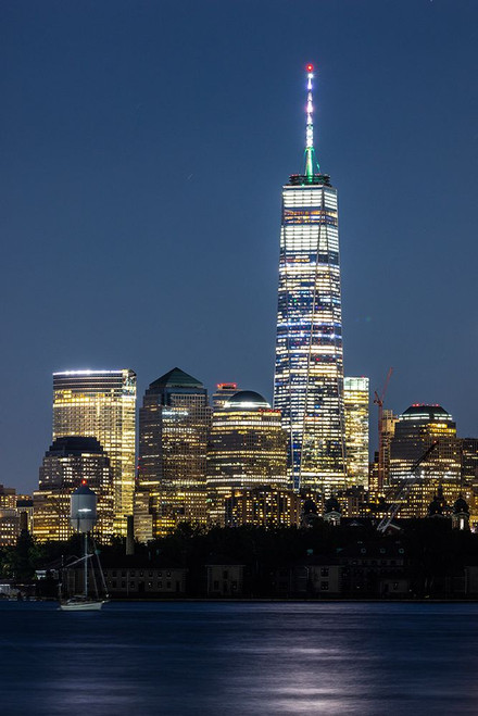 USA-New York New York City skyline at night Poster Print - Hollice Looney # VARPDXUS33HLL0011