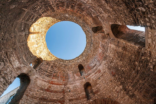 Split-Croatia-Looking upward inside Diocletians Palaces peristyle Poster Print - Tom Haseltine # VARPDXEU32THA0059