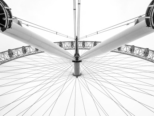London Eye from below Poster Print - Assaf Frank (32 x 24)