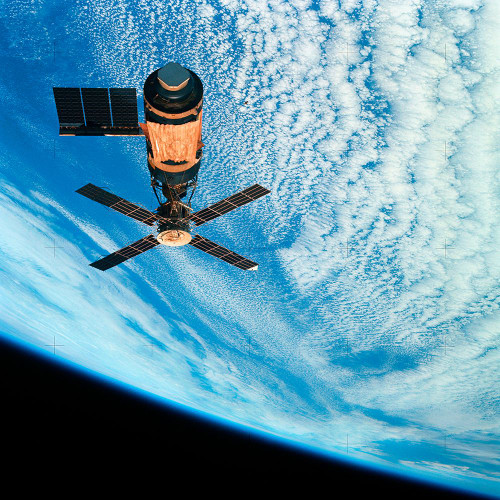 View of Skylab Space Station cluster in Earth Orbit Poster Print - NASA (12 x 12)