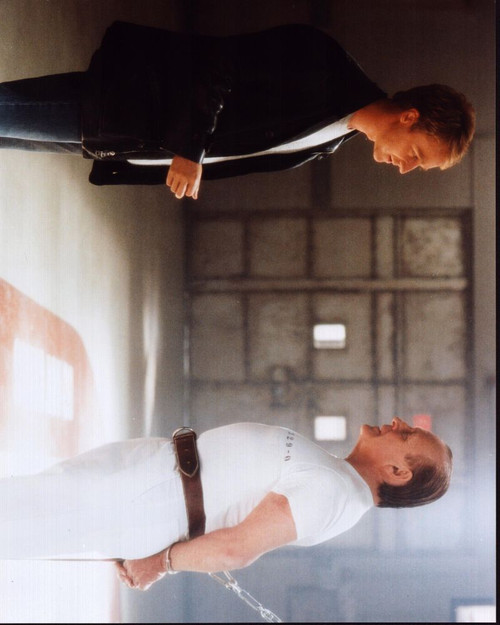 Edward Norton And Anthony Hopkins In Chains In Red Dragon Photo Print - Item # MVM58950