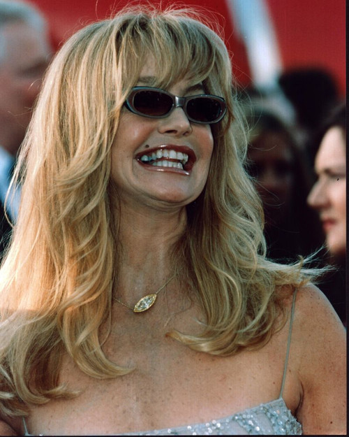 Goldie Hawn In Silver Beaded Dress And Sunglasses Photo Print - Item # MVM59953