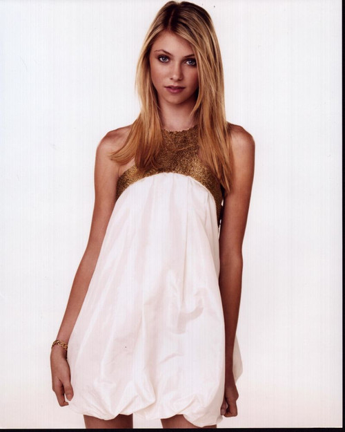 Taylor Momsen In White And Gold Dress Photo Print - Item # MVM70339