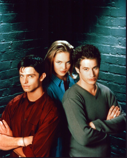 Jason Behr, Katherine Heigl And Brendan Fehr Posed For Roswell Photo Print - Item # MVM70032
