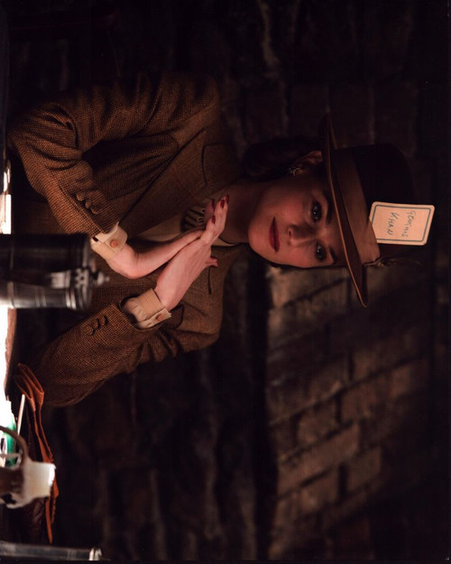 Diane Kruger With Card In Hat In Inglourious Basterds Photo Print - Item # MVM55619