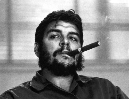 Che Guevara smoking a cigar Photo Print - Item # VARCEL684465