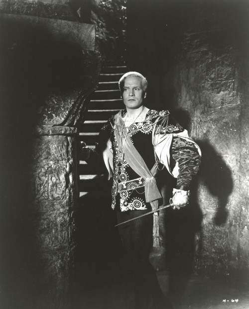 Laurence Olivier in Hamlet Photo Print - Item # VARCEL686721