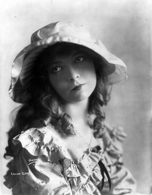 Lillian Gish on Ruffled Dress With Hat Portrait Photo Print - Item # VARCEL699139