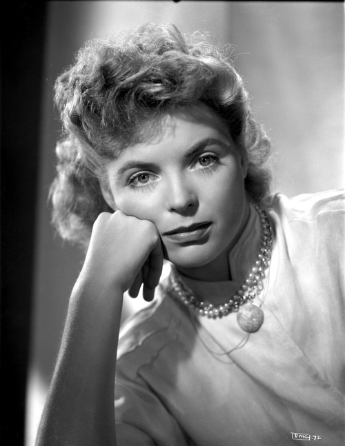 Dorothy McGuire Leaning Face on Hand Pose Photo Print - Item # VARCEL701609