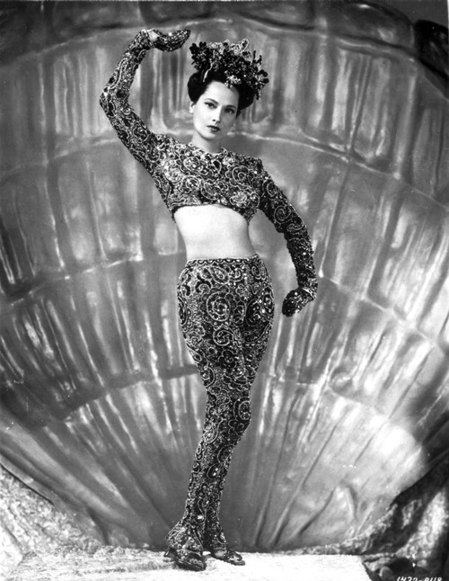 Merle Oberon on a Printed Long Sleeve Midriff Photo Print - Item # VARCEL702820