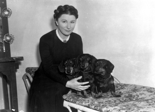 Judith Anderson Seated in Classic Photo Print - Item # VARCEL692836