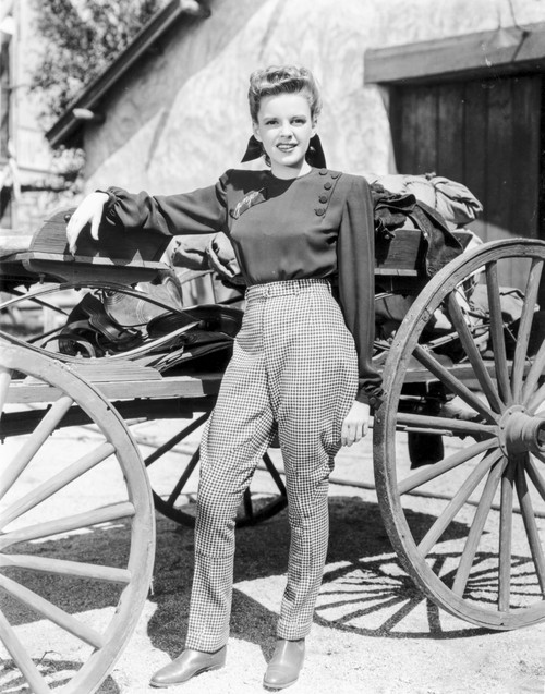 Judy Garland next to wagon Photo Print - Item # VARCEL694052
