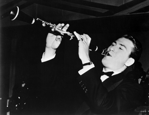 Artie Shaw performing Photo Print - Item # VARCEL694833