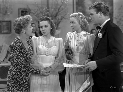A scene from My Love Came Back Photo Print
