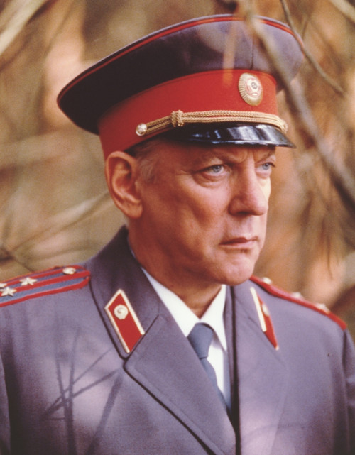 Donald Sutherland Posed in Ranked Official Outfit Portrait Photo Print - Item # VARCEL708137