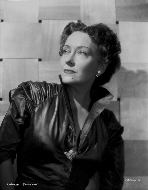 Gloria Swanson posed ni jacket Portrait Photo Print - Item # VARCEL708173