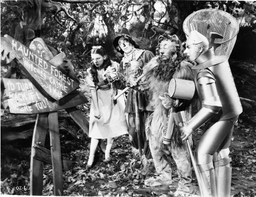 Wizard Of Oz Dorothy People Reading in Black and White Photo Print - Item # VARCEL709894