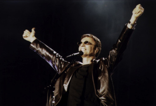 Robin Gibb performing Photo Print (10 x 8)