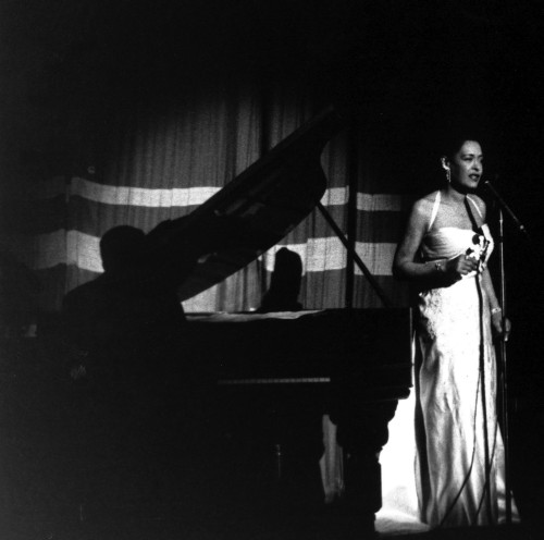 Billie Holiday performing on stage Photo Print (10 x 8)