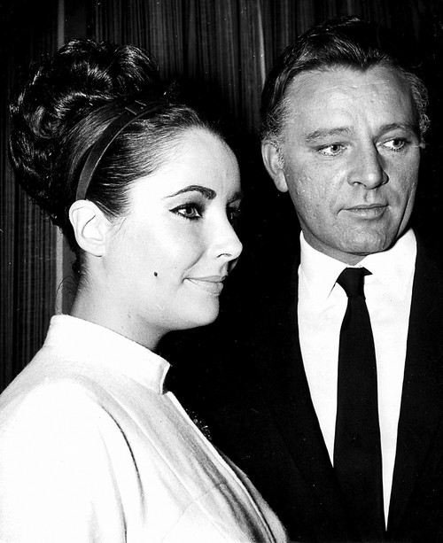 Elizabeth Taylor and Richard Burton Photo Print (8 x 10)