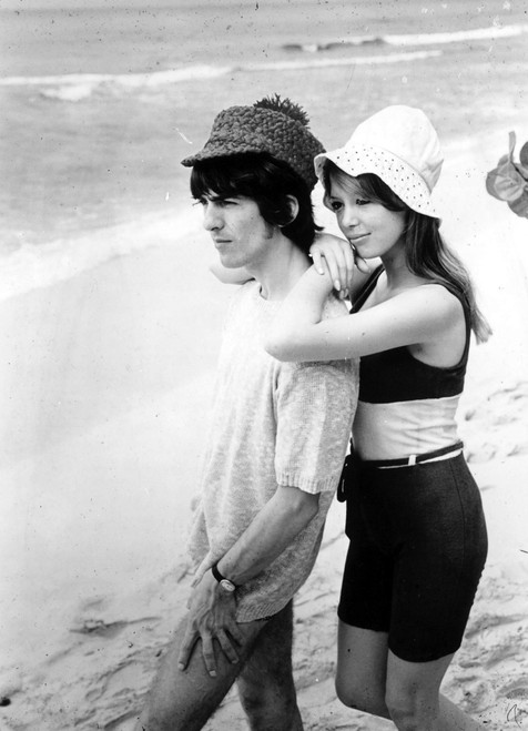 George Harrison and Patti Hansen at a beach Photo Print (8 x 10)