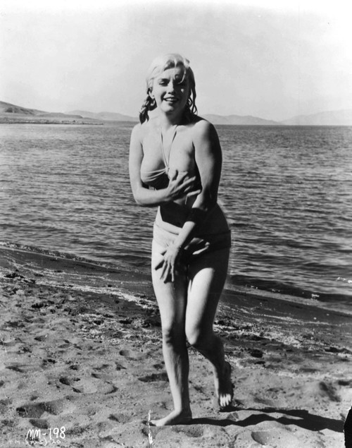 Marilyn Monroe at the beach Photo Print - Item # VARGLP369467