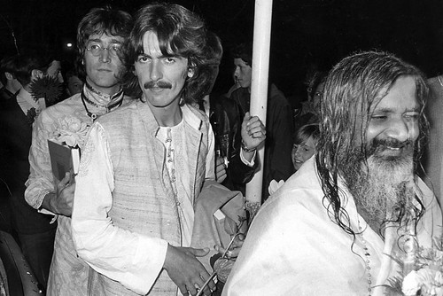 John Lennon, George Harrison and Maharishi Mahesh Yogi Photo Print - Item # VARGLP377213