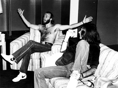 Maurice and Robin Gibb on a sofa Photo Print (10 x 8)