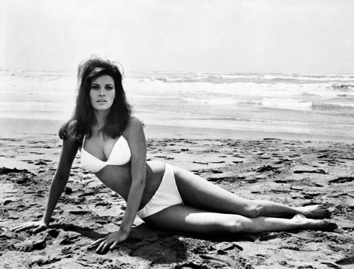 The Biggest Bundle Of Them All Raquel Welch 1968. Photo Print - Item # VAREVCMCDBIBUEC009H