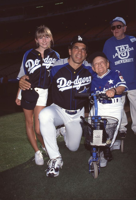 Beverley Mitchell, Lou Ferrigno And Billy Barty Hollywood Stars Night Photo Print