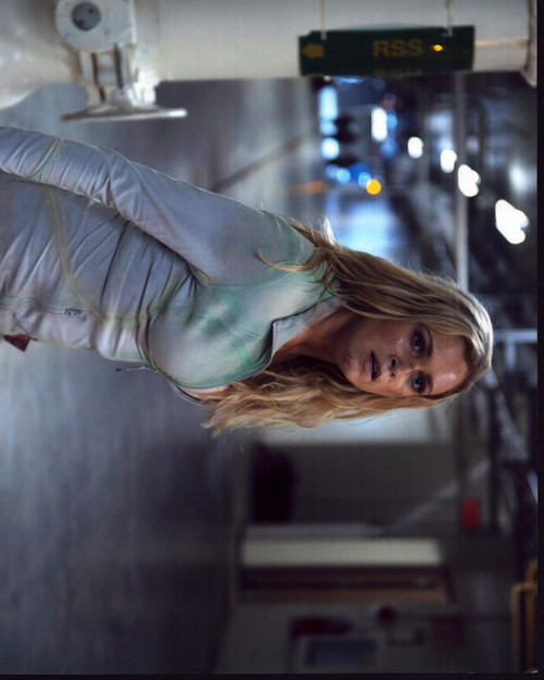 Eliza Taylor In White Outfit In The 100 Photo Print