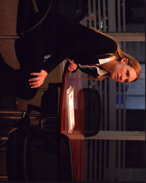 Anna Torv Sitting At Table In Fringe Photo Print