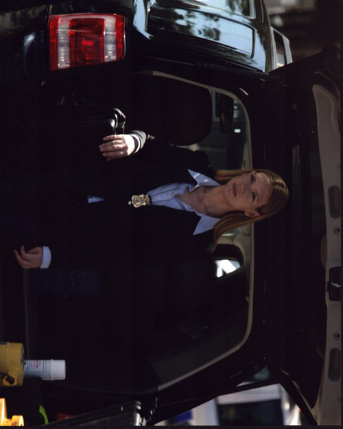 Anna Torv In Suv In Fringe Photo Print