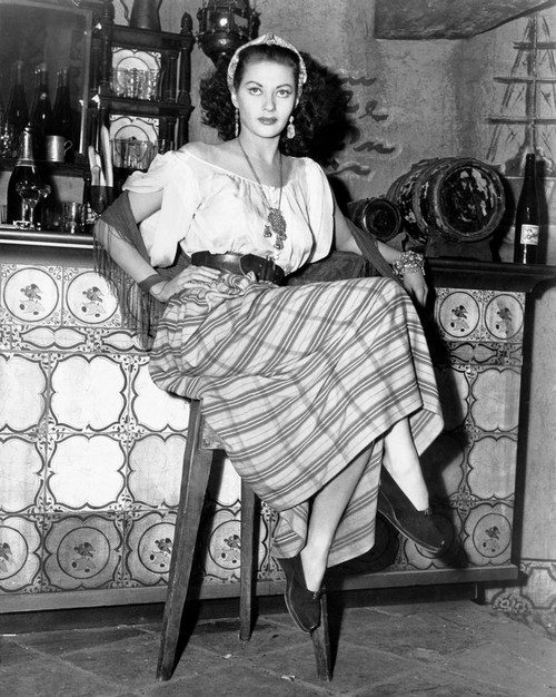 Casbah Yvonne De Carlo On-Set Between Takes 1948 Photo Print - Item # VAREVCMBDCASBEC014H