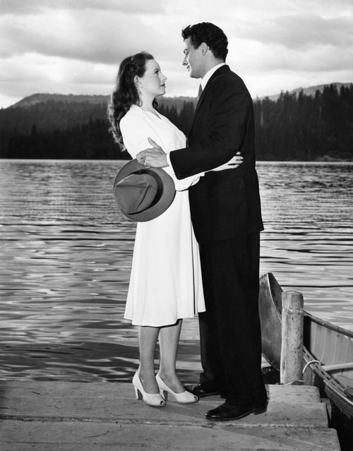 Leave Her To Heaven Jeanne Crain Cornel Wilde 1945 Tm And Copyright ??20Th Century Fox Film Corp. All Rights Reserved / Courtesy: Everett Collection. Photo Print - Item # VAREVCMBDLEHEFE013H